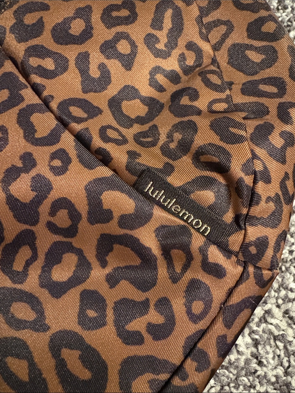 Lululemon Slouchy Sling Bag 6L *Leopard - Picture 5 of 5